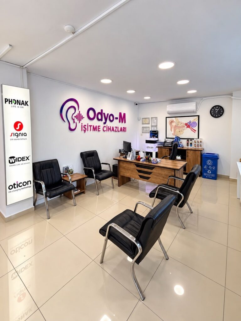 Odyo-M Sultangazi merkezinde bekleme ve danışma alanı