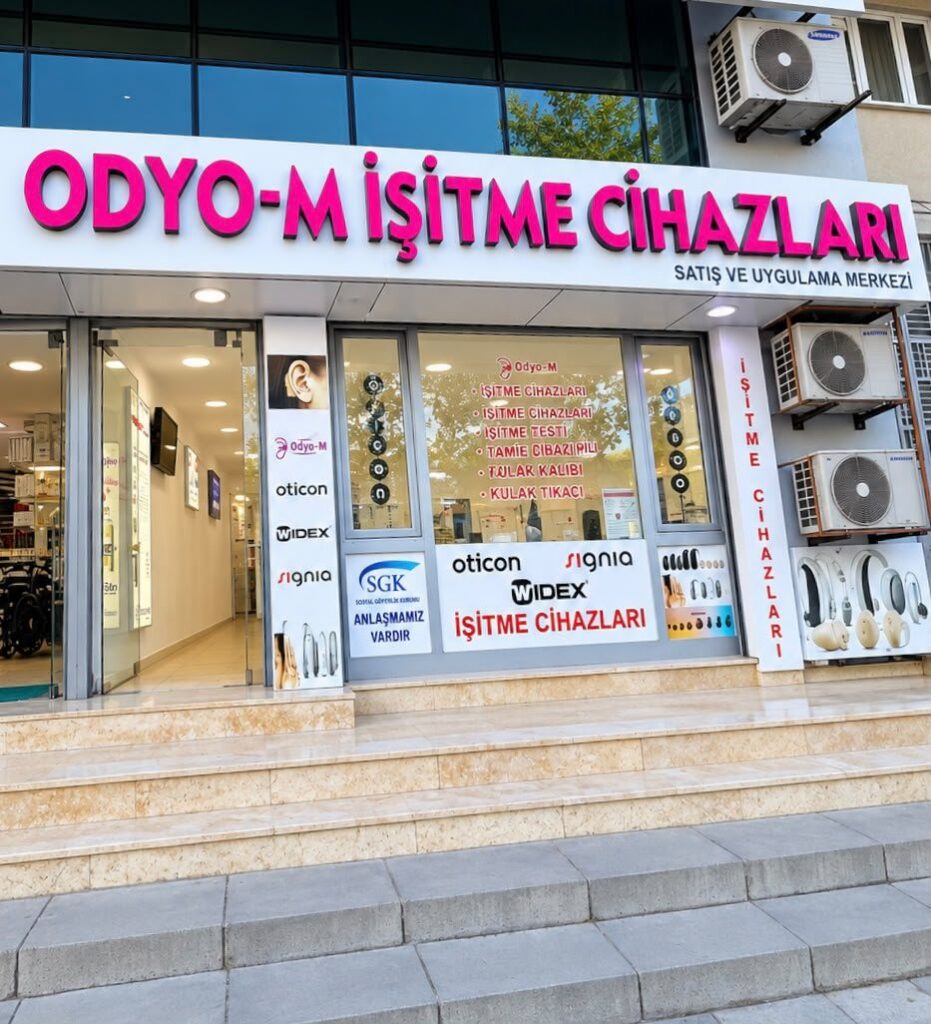 Odyo-M İşitme Cihazları Sultangazi merkezinin dış cephesi ve tabelası